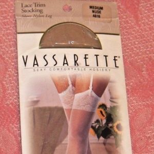 Vassarette Lace Trim Thigh High Stockings Nude M